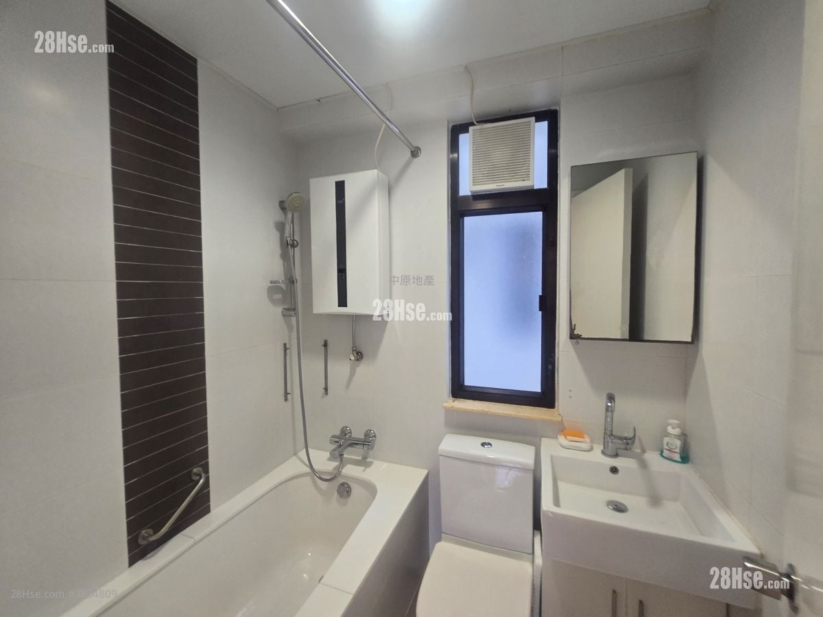 Kornhill Sell 3 Bedrooms , 1 Bathroom 596 ft²