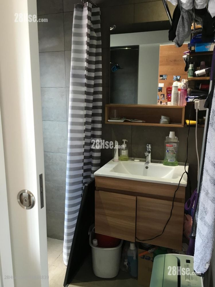 Po Wah Court( Un Chau Street) Sell 1 Bedroom , 1 Bathroom 267 ft²