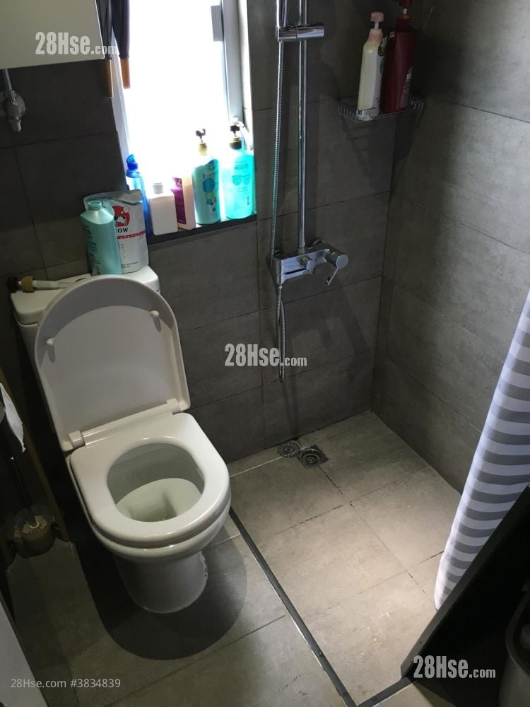 Po Wah Court( Un Chau Street) Sell 1 Bedroom , 1 Bathroom 267 ft²