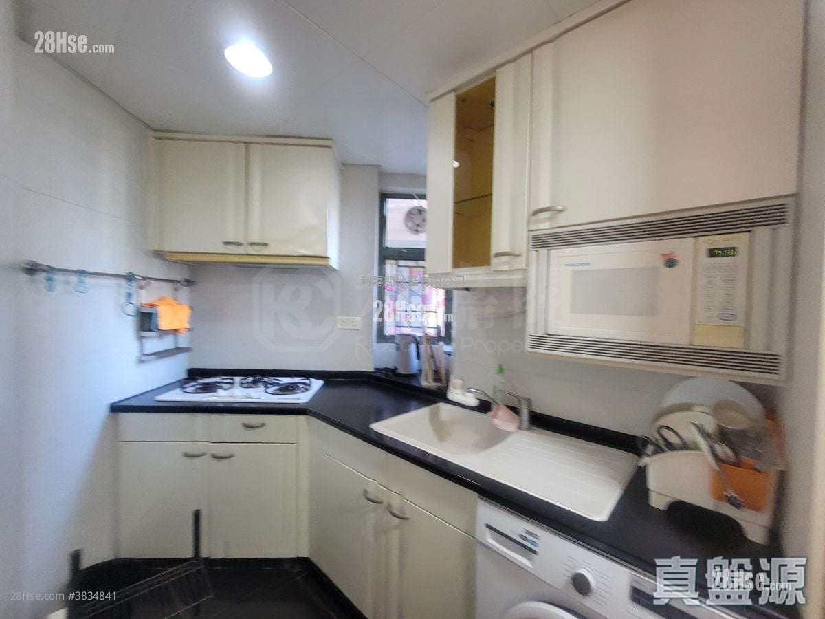 Park Avenue Sell 2 Bedrooms , 1 Bathroom 469 ft²