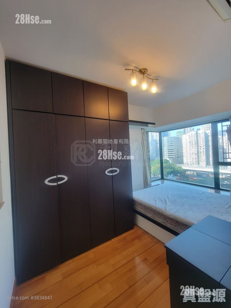 Park Avenue Sell 2 Bedrooms , 1 Bathroom 469 ft²