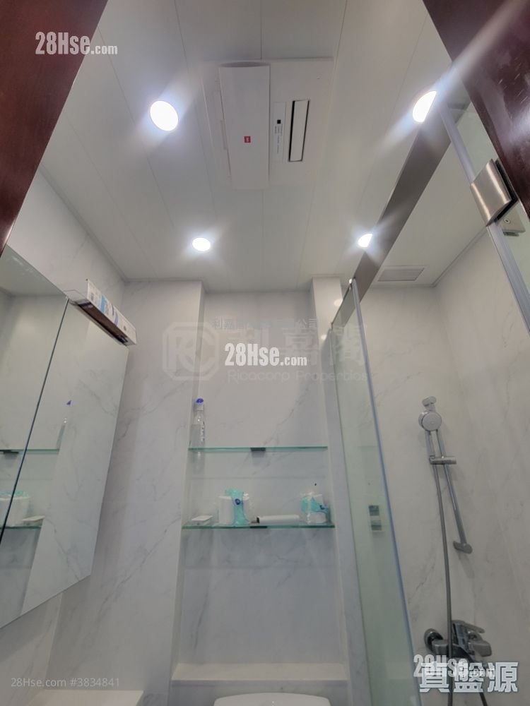 Park Avenue Sell 2 Bedrooms , 1 Bathroom 469 ft²