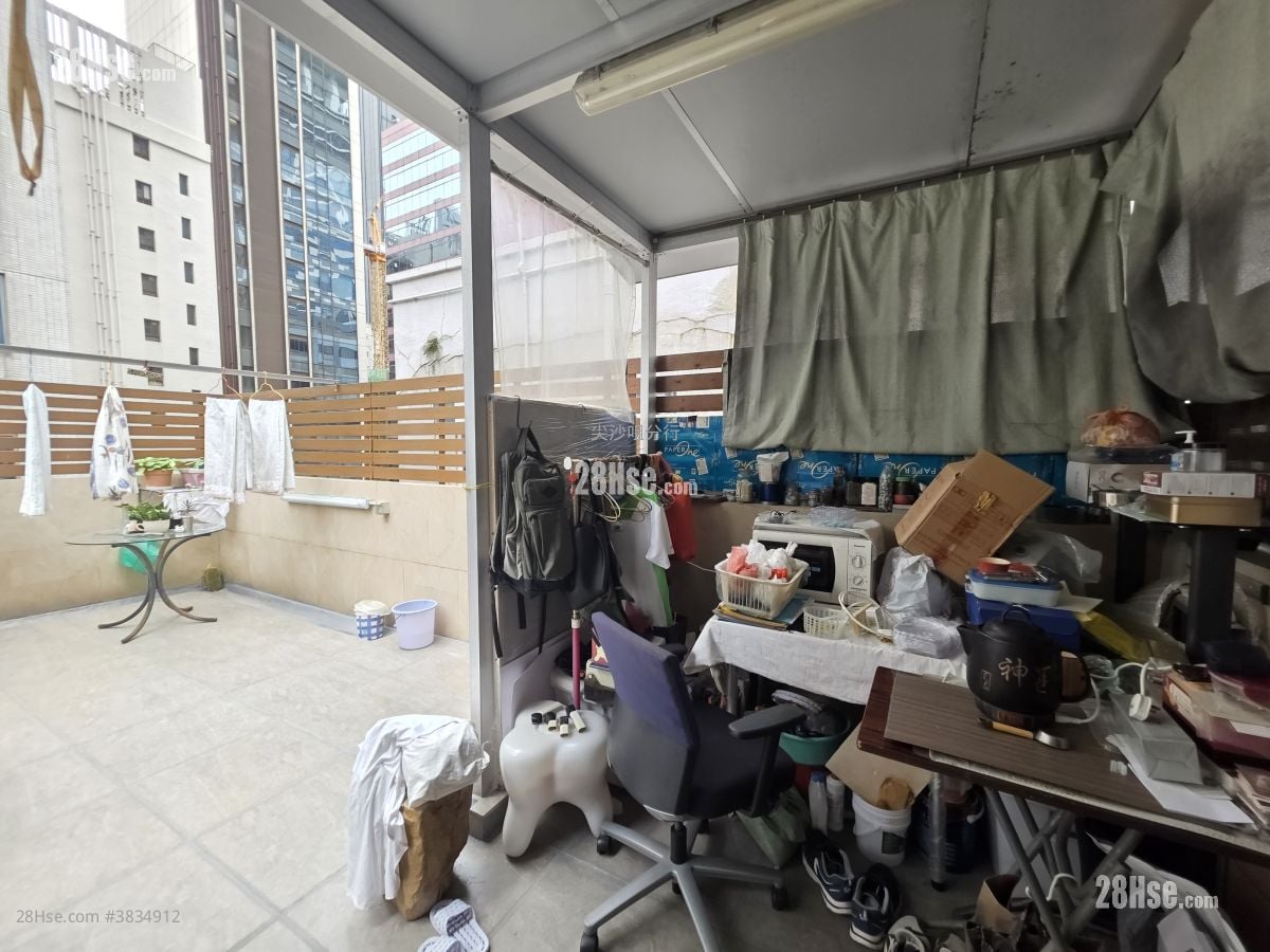 Granville Building Sell 3 Bedrooms , 2 Bathrooms 679 ft²