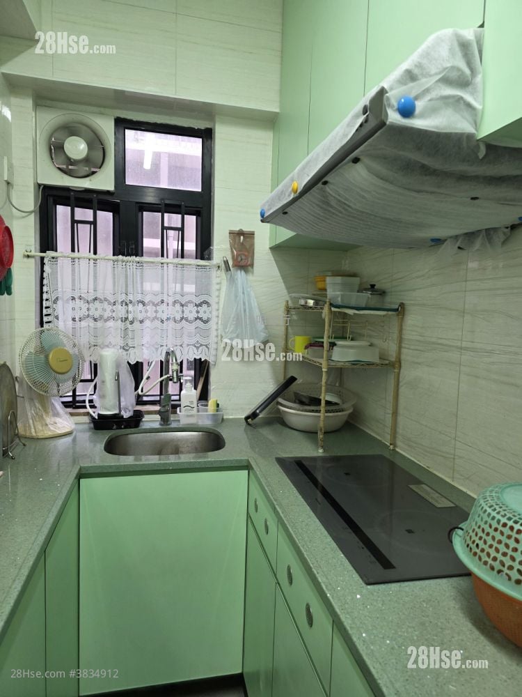 Granville Building Sell 3 Bedrooms , 2 Bathrooms 679 ft²