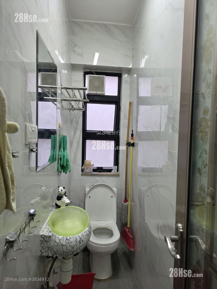 Granville Building Sell 3 Bedrooms , 2 Bathrooms 679 ft²