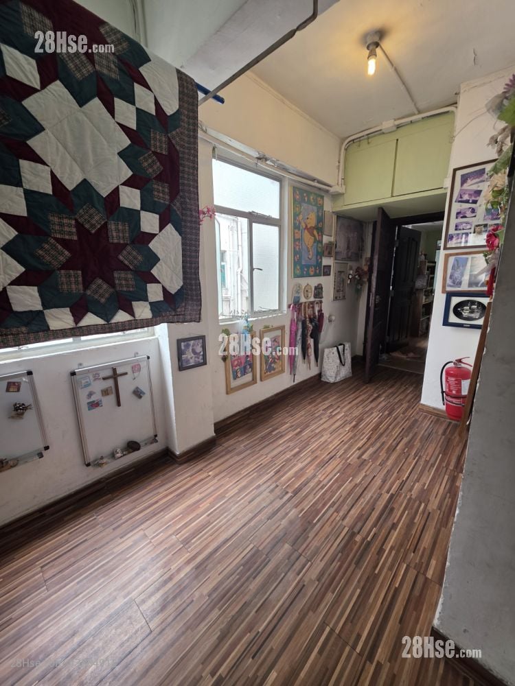 Granville Building Sell 3 Bedrooms , 2 Bathrooms 679 ft²