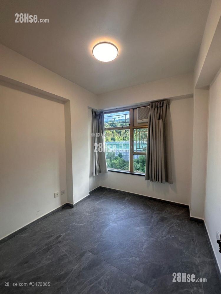 Classical Gardens Sell 3 Bedrooms , 2 Bathrooms 822 ft²