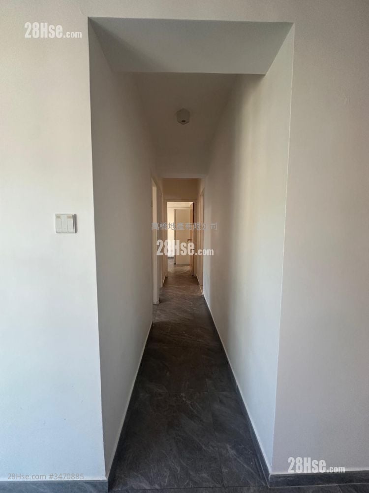 Classical Gardens Sell 3 Bedrooms , 2 Bathrooms 822 ft²