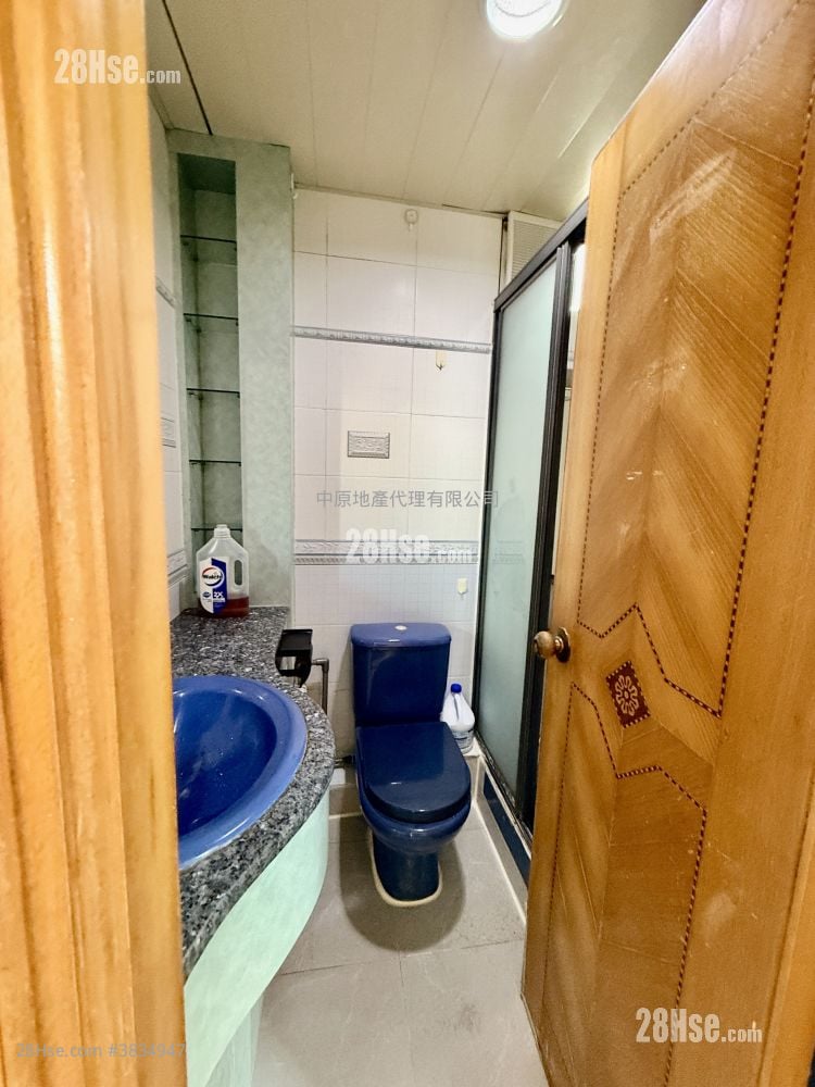 Tsing Yi Estate Sell 2 Bedrooms 566 ft²