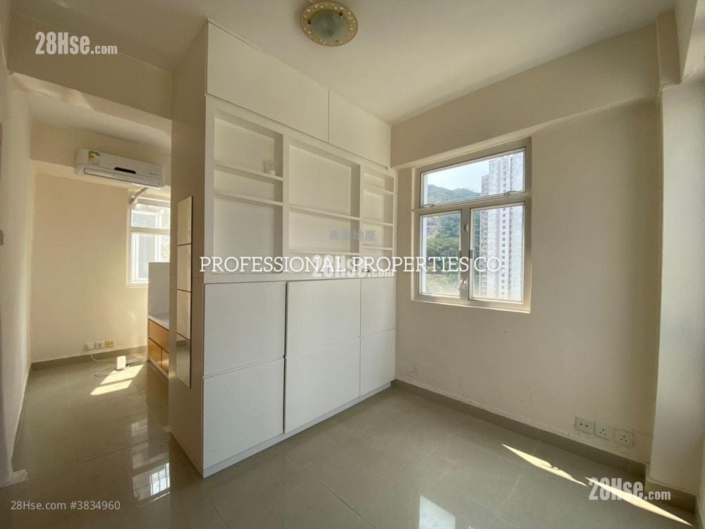 Lee Ga Building Sell 1 Bedroom , 1 Bathroom 300 ft²