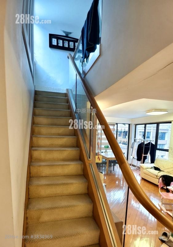 又一居 售盘 3 房 907 平方尺
