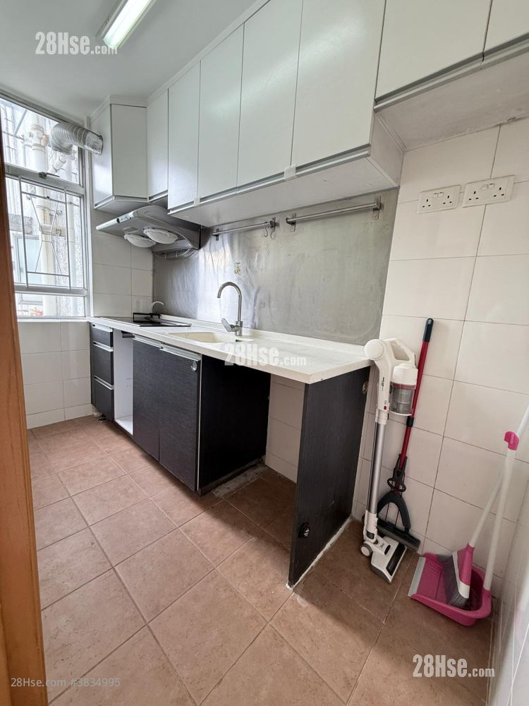 Tsui Ning Garden Sell 2 Bedrooms , 1 Bathroom 431 ft²