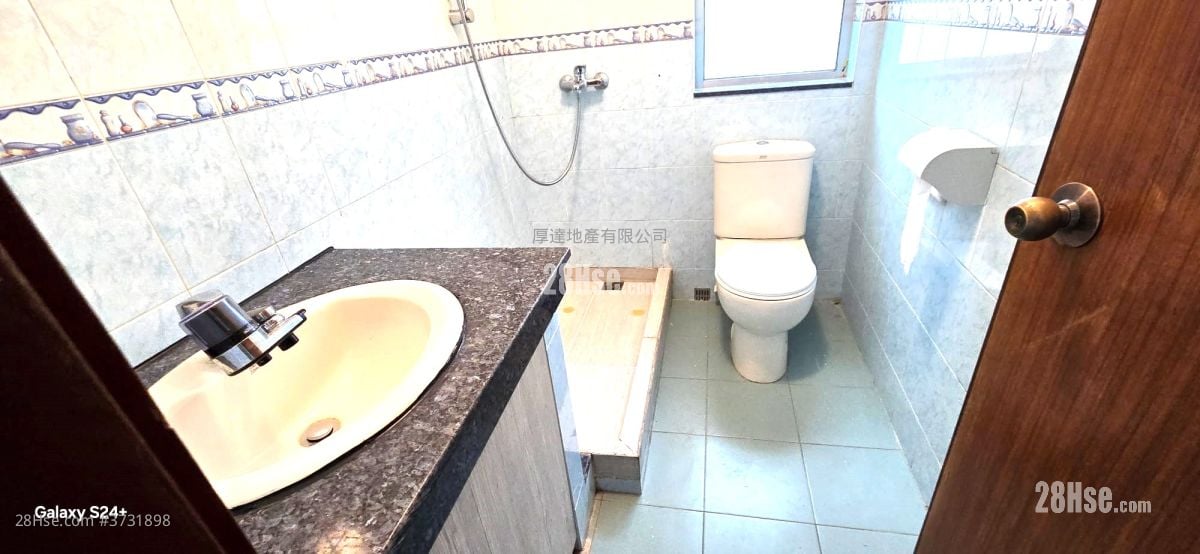 Village Rental 3 Bedrooms , 1 Bathroom 700 ft²