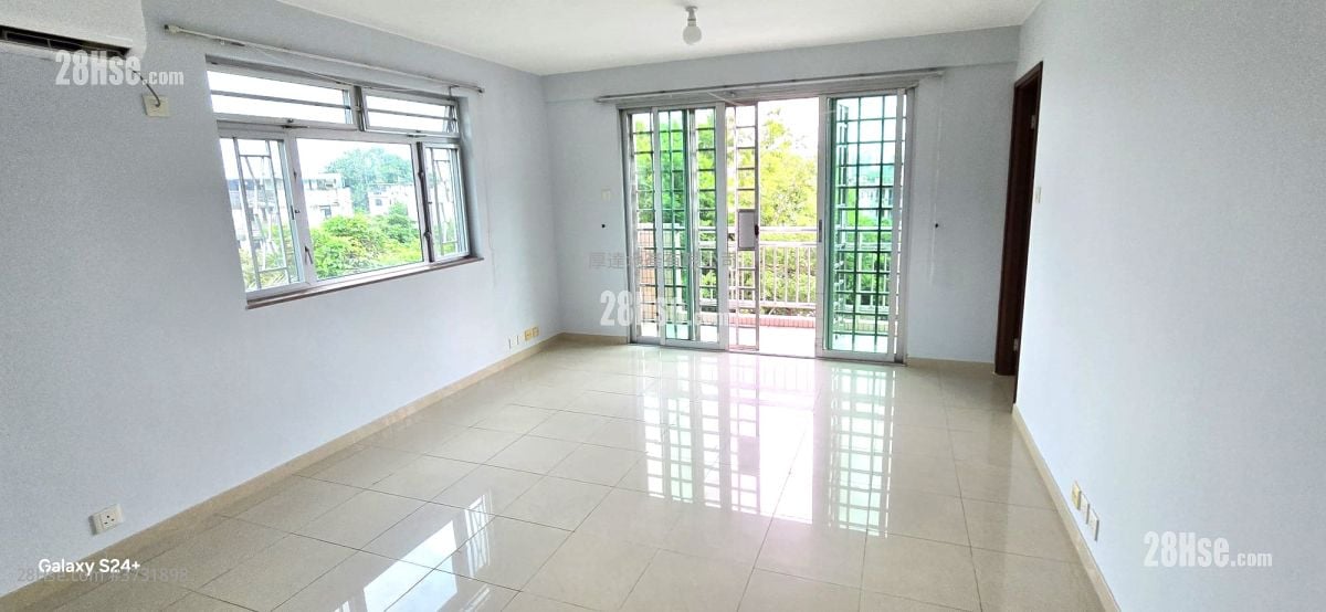 Village Rental 3 Bedrooms , 1 Bathroom 700 ft²