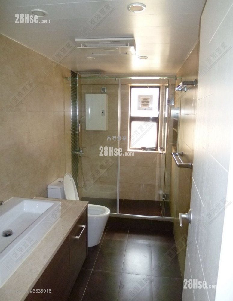 Kingsford Height Sell 3 Bedrooms , 2 Bathrooms 1,208 ft²
