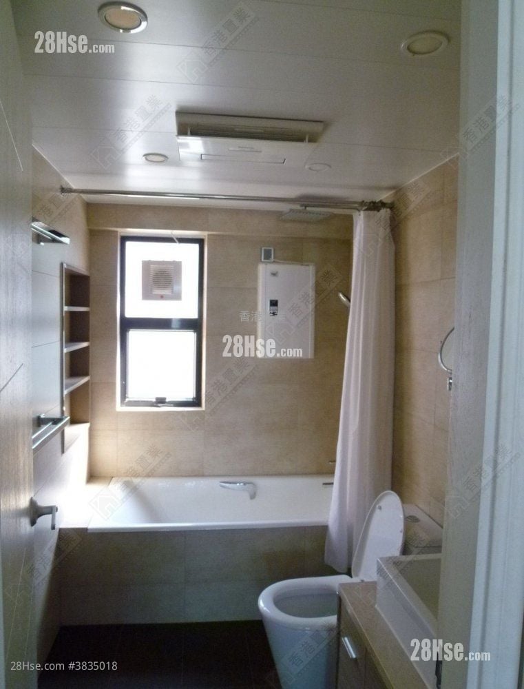 Kingsford Height Sell 3 Bedrooms , 2 Bathrooms 1,208 ft²