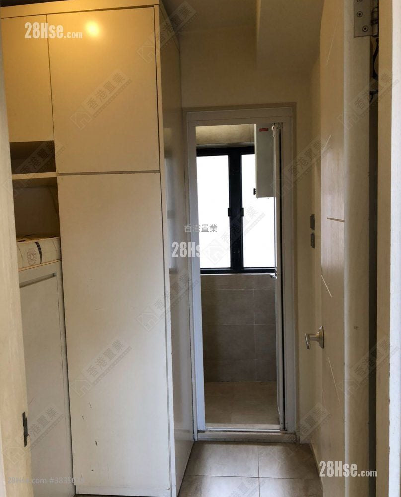 Kingsford Height Sell 3 Bedrooms , 2 Bathrooms 1,208 ft²