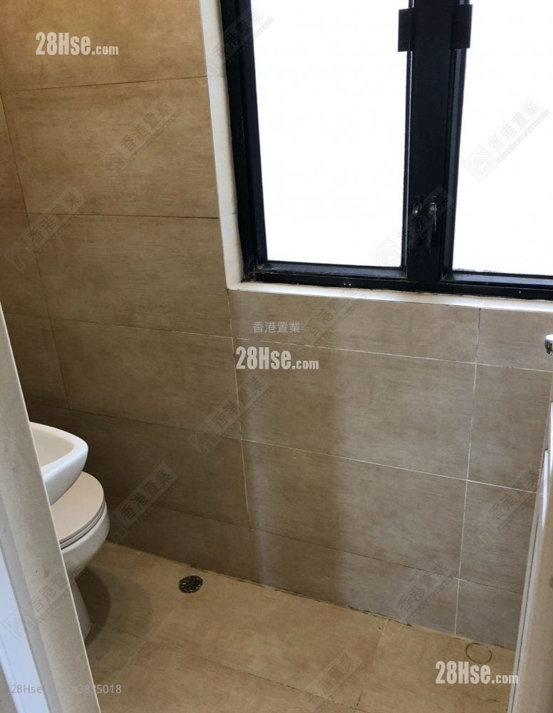 Kingsford Height Sell 3 Bedrooms , 2 Bathrooms 1,208 ft²