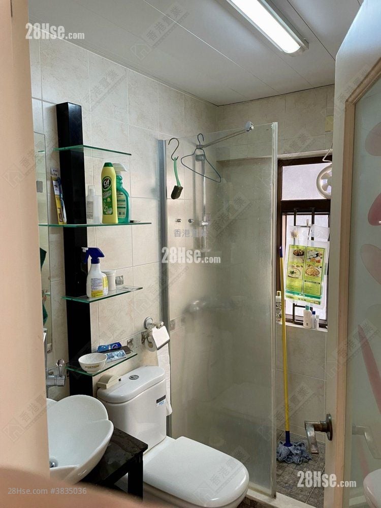 Beverley Heights Sell 3 Bedrooms , 2 Bathrooms 723 ft²