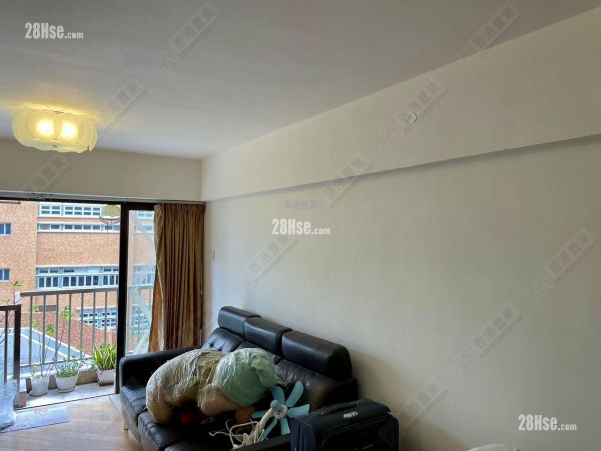 Beverley Heights Sell 3 Bedrooms , 2 Bathrooms 723 ft²