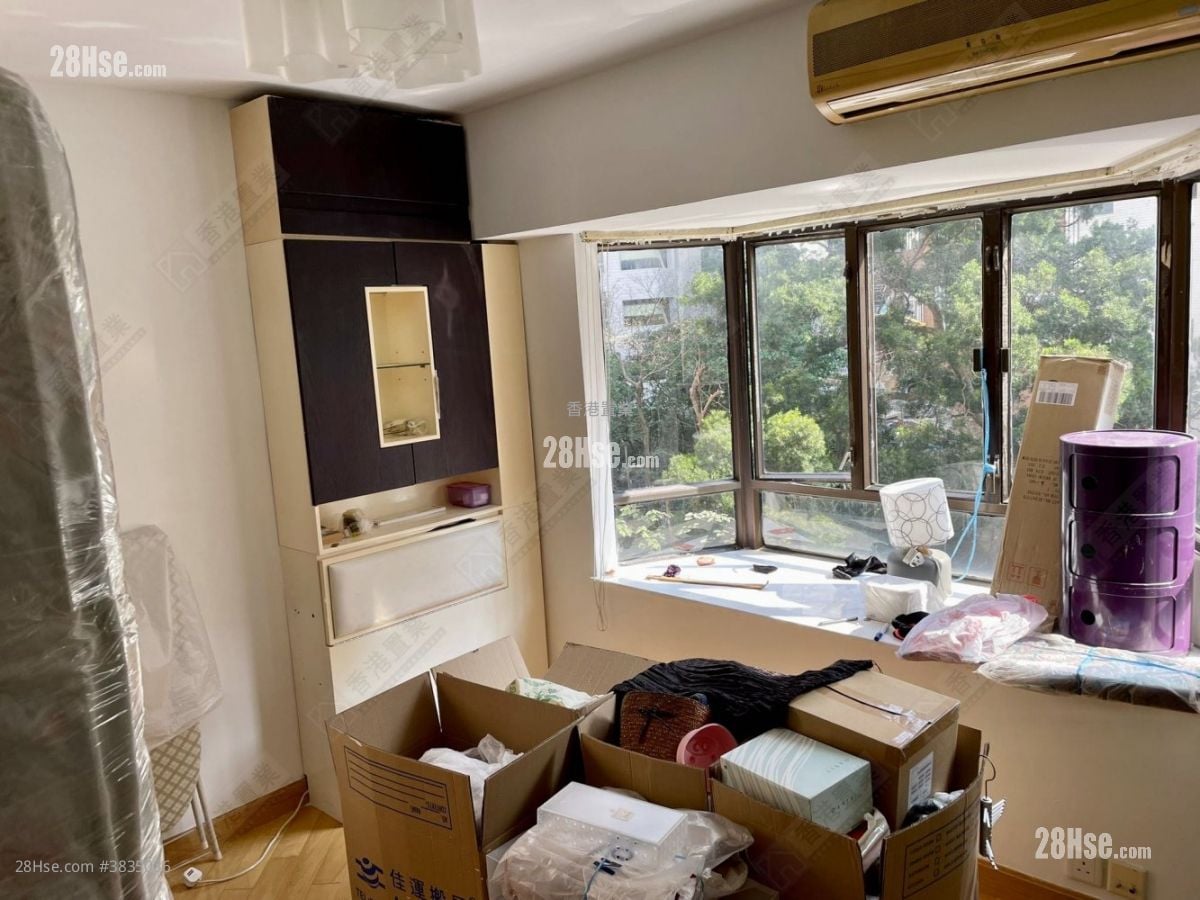 Beverley Heights Sell 3 Bedrooms , 2 Bathrooms 723 ft²