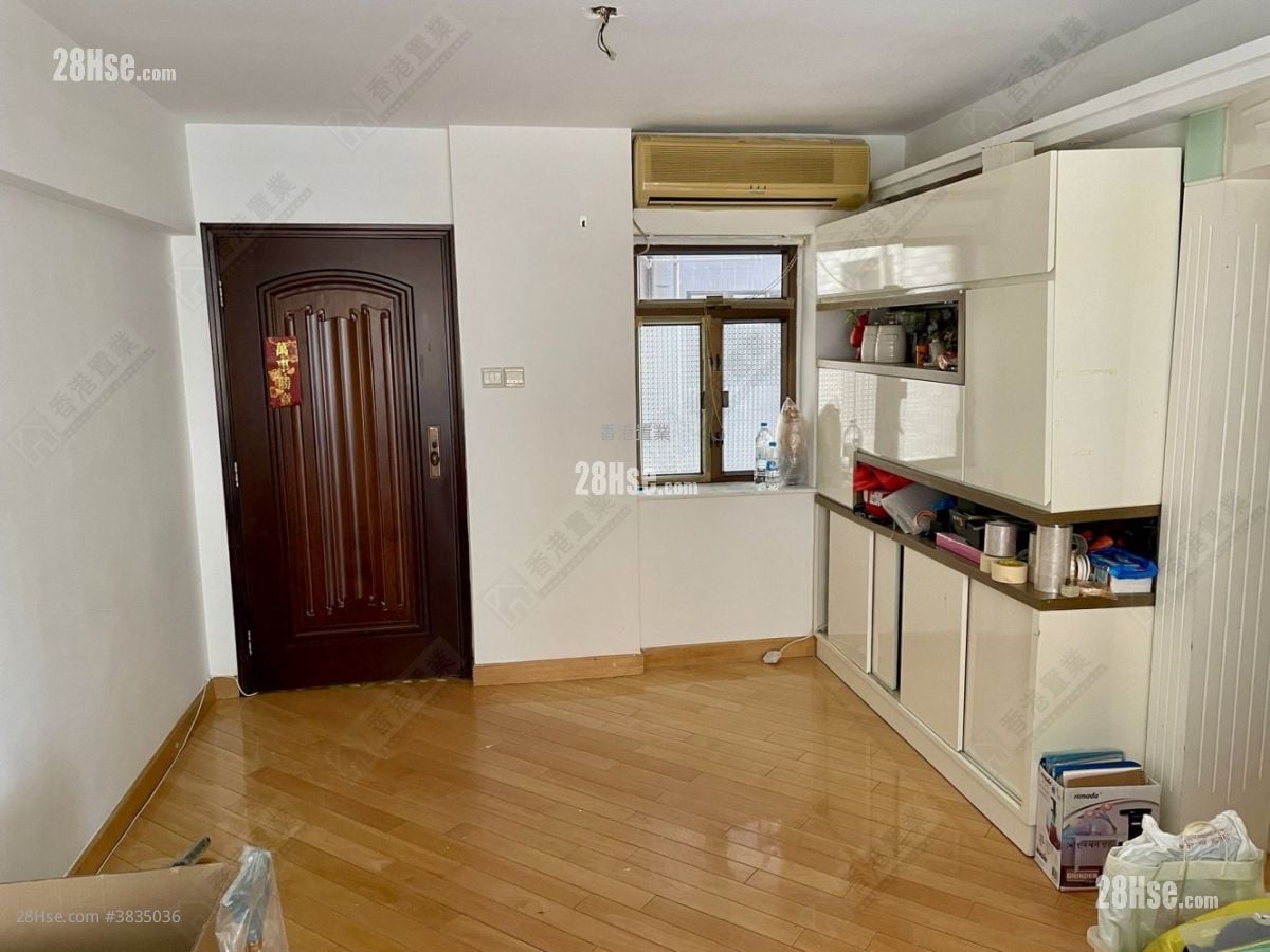 Beverley Heights Sell 3 Bedrooms , 2 Bathrooms 723 ft²