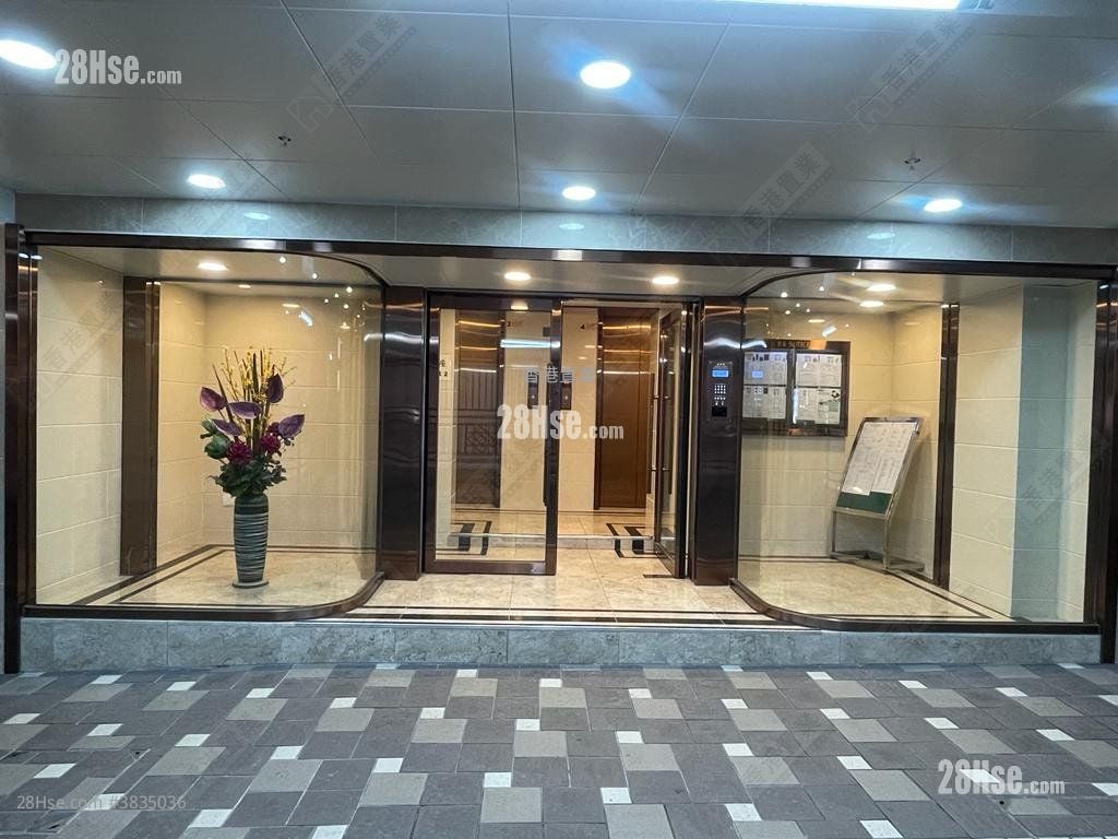 Beverley Heights Sell 3 Bedrooms , 2 Bathrooms 723 ft²