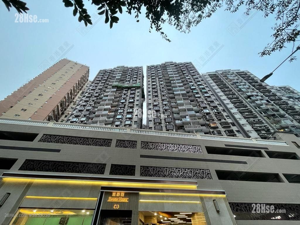 Beverley Heights Sell 3 Bedrooms , 2 Bathrooms 723 ft²