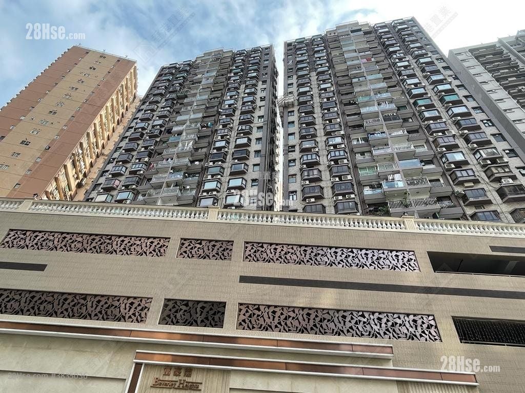 Beverley Heights Sell 3 Bedrooms , 2 Bathrooms 723 ft²