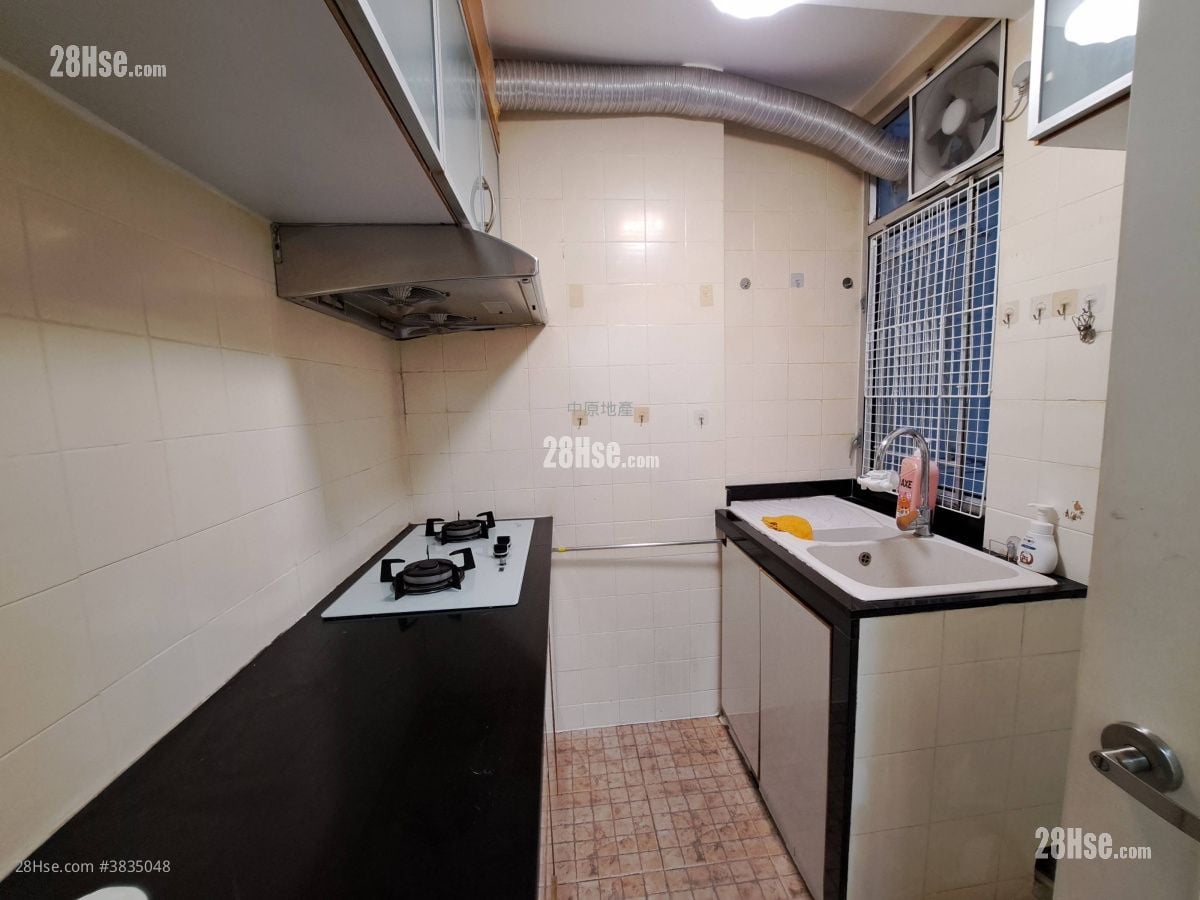 New Kwai Fong Gardens Rental 2 Bedrooms , 1 Bathroom 400 ft²