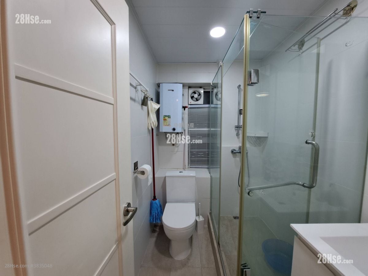 New Kwai Fong Gardens Rental 2 Bedrooms , 1 Bathroom 400 ft²