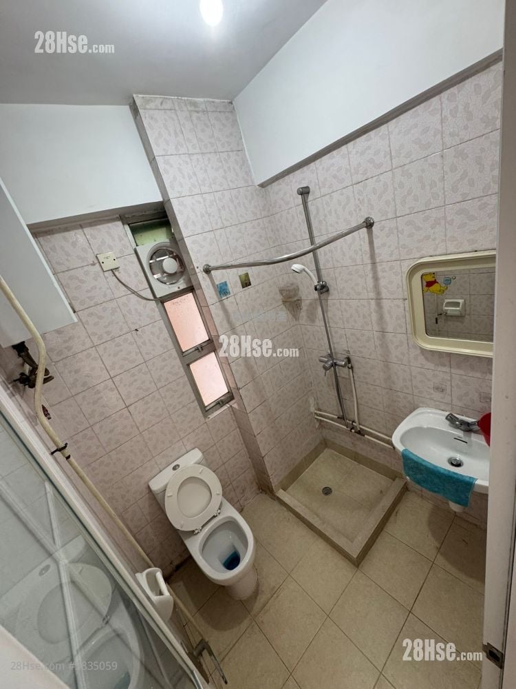 Nnn Sell 2 Bedrooms , 1 Bathroom 327 ft²