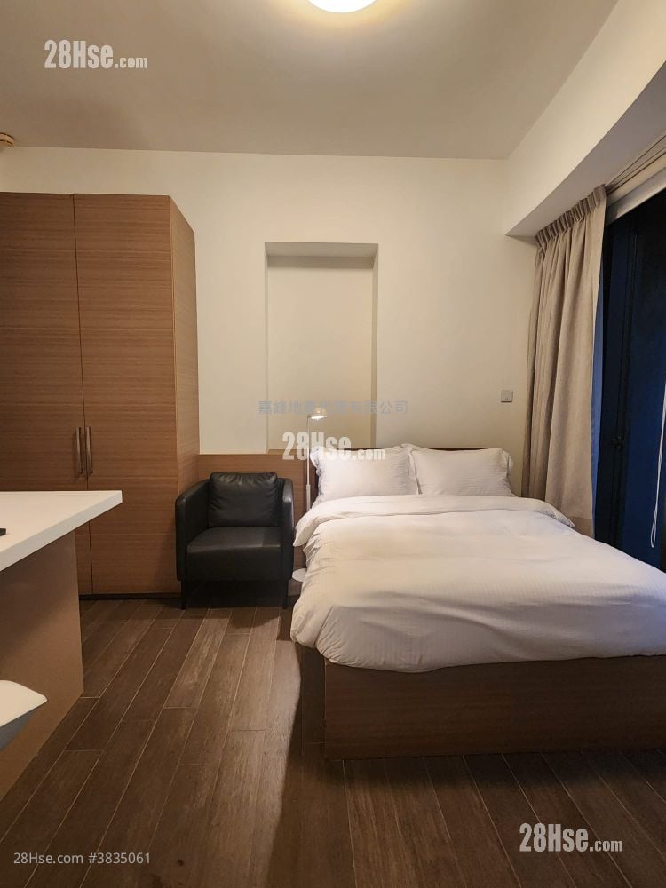 Queen's Cube Rental Studio , 1 Bathroom 297 ft²
