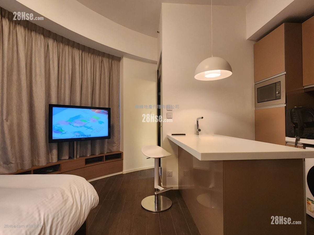 Queen's Cube Rental Studio , 1 Bathroom 297 ft²