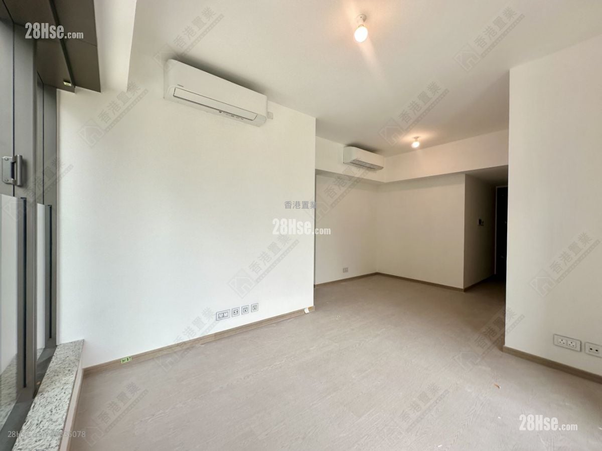 The Southside Sell 3 Bedrooms , 3 Bathrooms 813 ft²