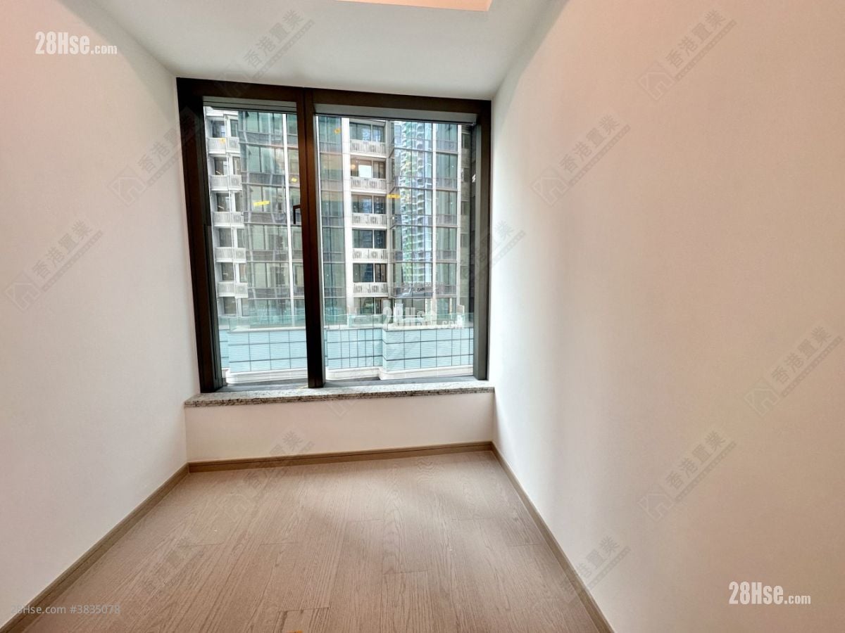 The Southside Sell 3 Bedrooms , 3 Bathrooms 813 ft²