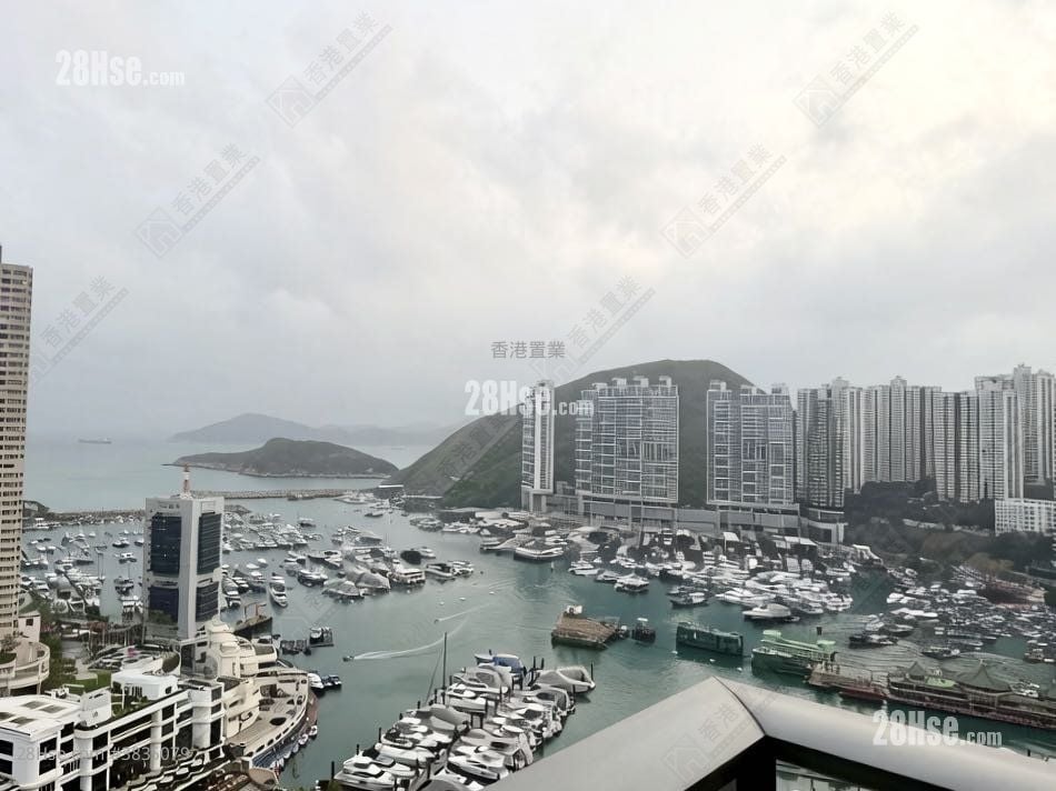 Marinella Rental 1 Bedroom , 1 Bathroom 595 ft²