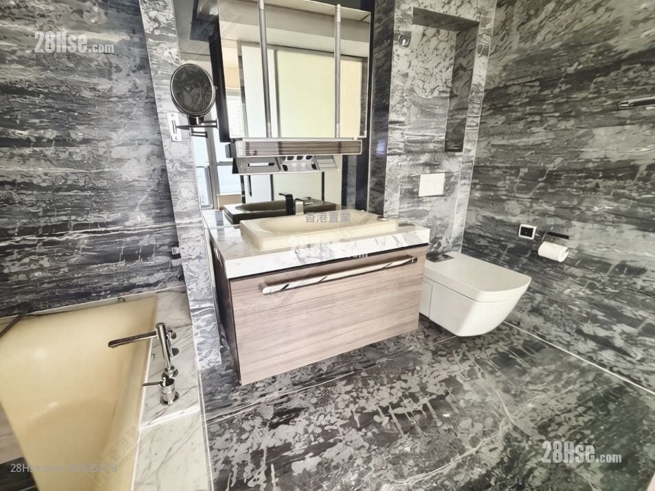 Marinella Rental 1 Bedroom , 1 Bathroom 595 ft²
