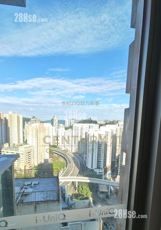 Iuniq Residence Rental Studio , 1 Bathroom 446 ft²
