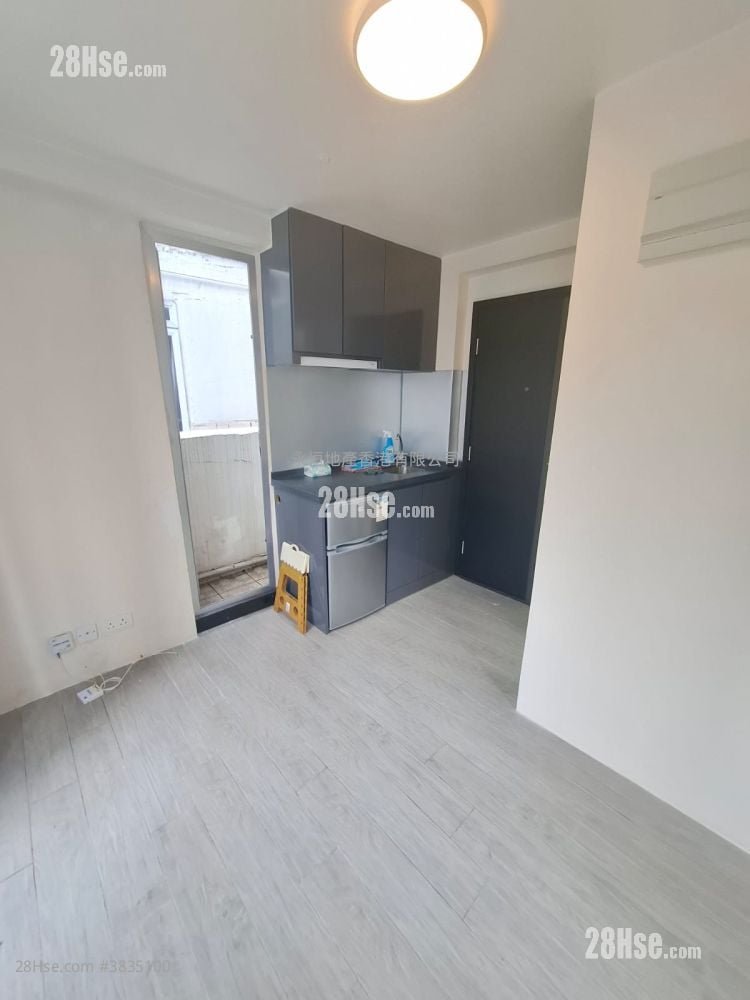 Kar Wan Building Rental 1 Bathroom 111 ft²