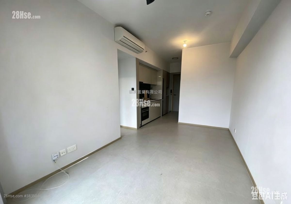 Atrium House Rental 3 Bedrooms , 1 Bathroom 577 ft²