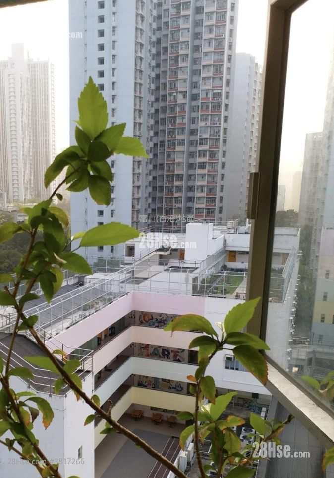 Ka Keung Court Sell 3 Bedrooms , 1 Bathroom 559 ft²