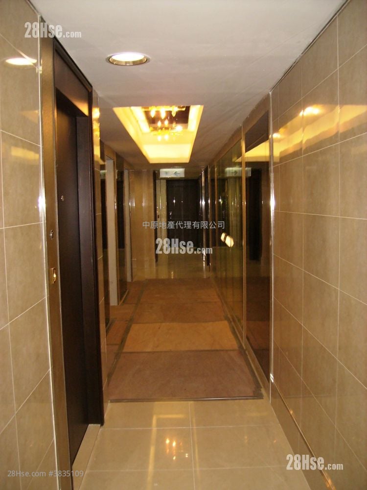 The Apex Sell 3 Bedrooms , 1 Bathroom 559 ft²