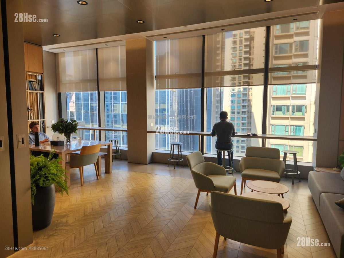 Queen's Cube Rental Studio , 1 Bathroom 297 ft²