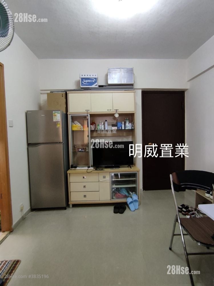 鴻輝大廈 售盤 2 房 , 1 浴室 335 平方呎