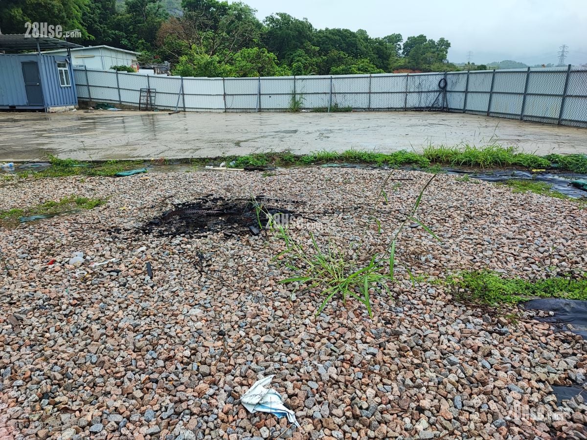 Land Rental 10,000 ft²