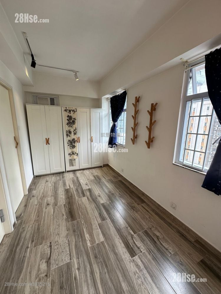 Wah Fat Mansion Sell 1 Bedroom , 1 Bathroom 326 ft²