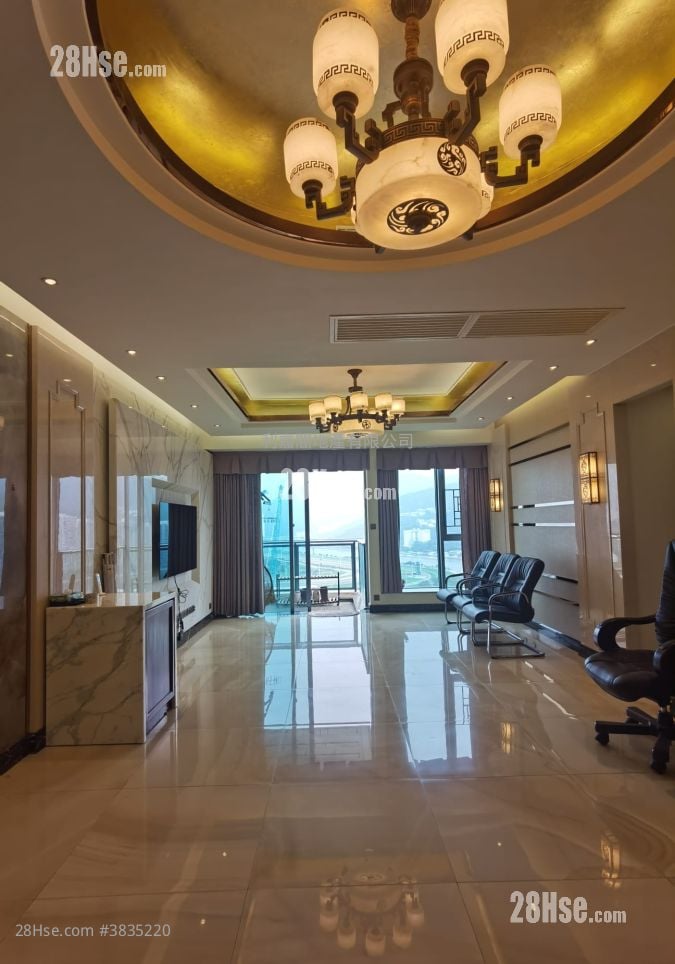 The Palazzo Rental 4 Bedrooms , 2 Bathrooms 1,461 ft²