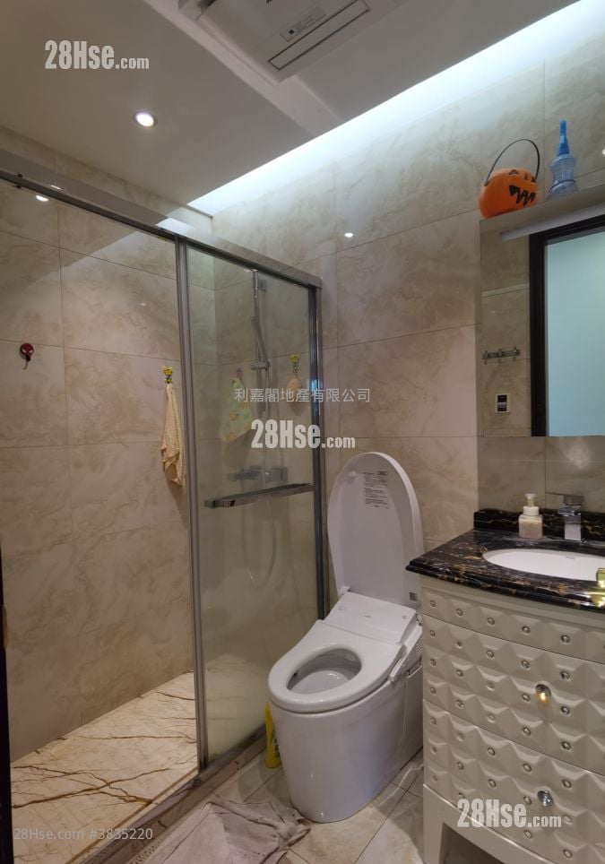 The Palazzo Rental 4 Bedrooms , 2 Bathrooms 1,461 ft²