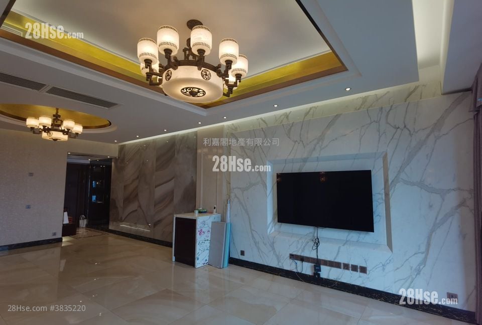 The Palazzo Rental 4 Bedrooms , 2 Bathrooms 1,461 ft²